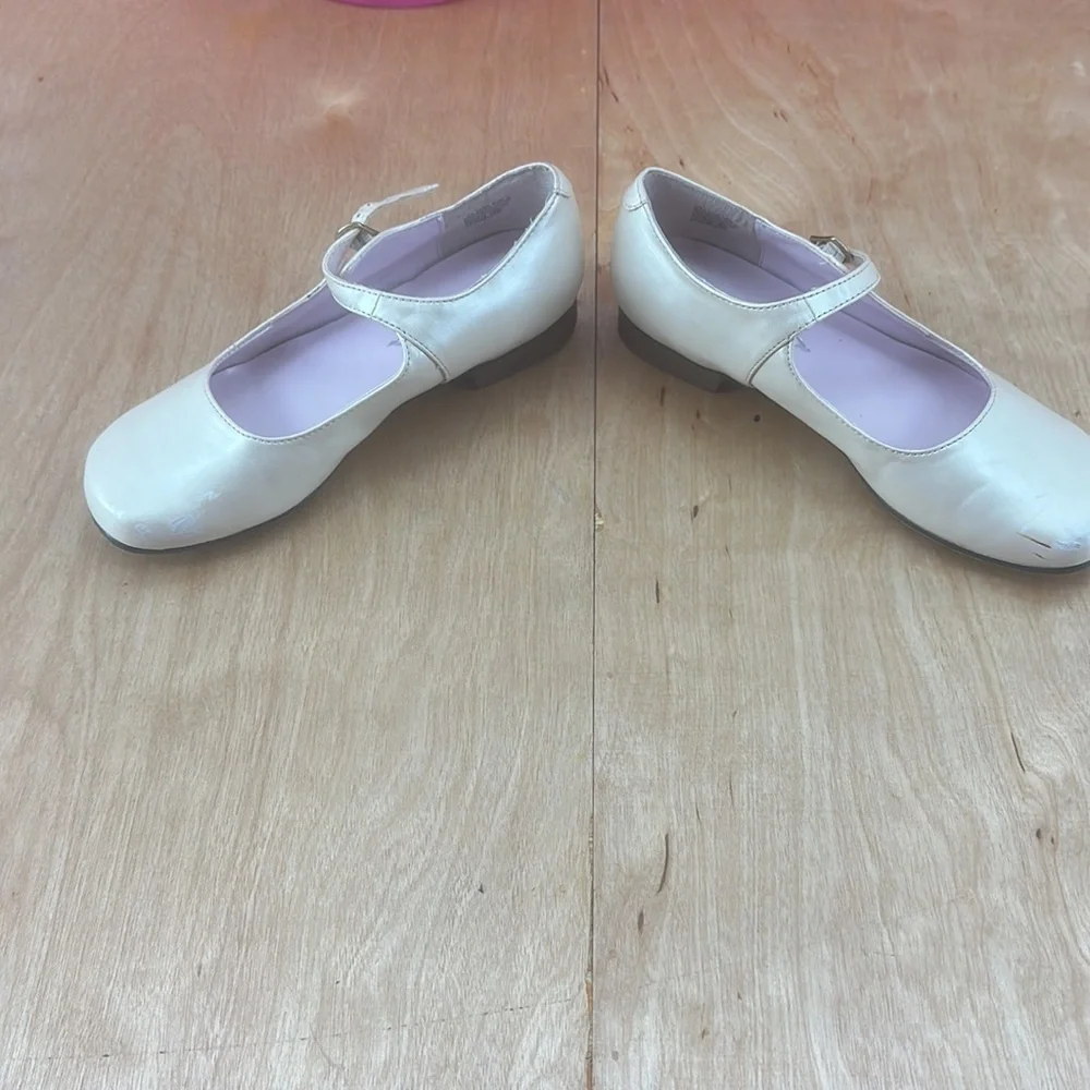 Girls preloved Nina Pageant shoes off‎ white shimmer tint size 13.5
